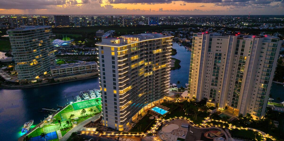 Interior de SLS Ocean Beach, Novo Cancún, Puerto Cancún